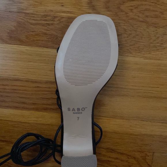 SABO Strappy Ares Heels Sandals Size 7 in Black LIKE NEW - Picture 3 of 5